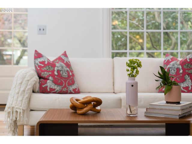 3705 Ne SHAVER St, Portland, OR 97212