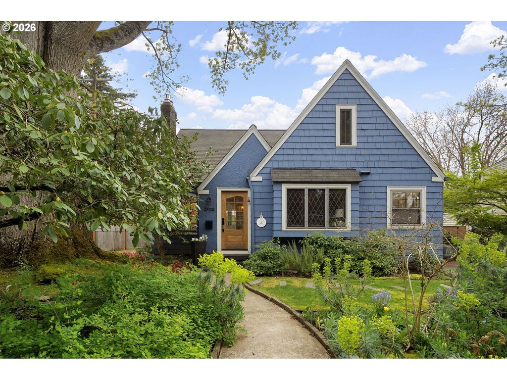 3705 Ne SHAVER St, Portland, OR 97212