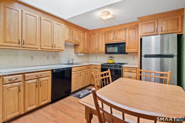 51 Ivy Lane, South Windsor, CT 06074