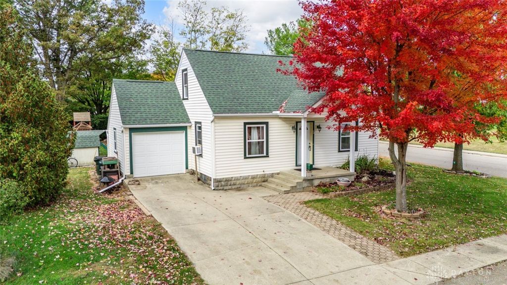 40 Iris Avenue, Farmersville, OH 45325