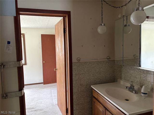 2418 Hillstock Avenue, Akron, OH 44312