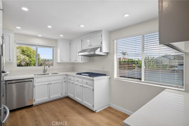 1653 5th, Manhattan Beach, CA 90266