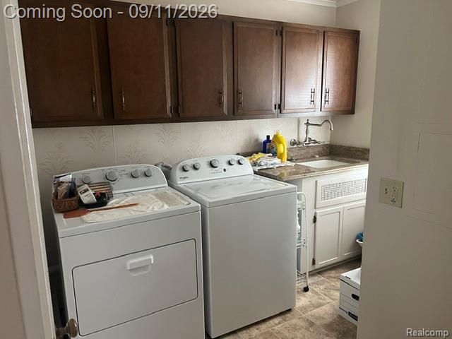 819 W Shiawassee Avenue, Fenton, MI 48430
