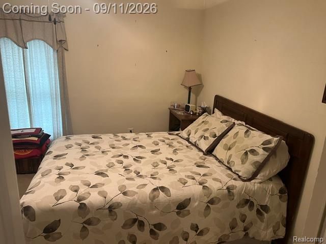 819 W Shiawassee Avenue, Fenton, MI 48430
