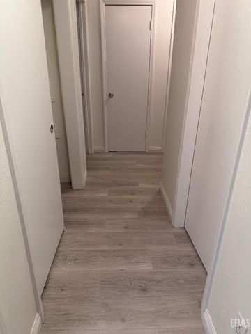 4810 Kaytlain Avenue, Bakersfield, CA 93313