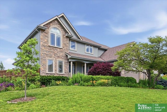 8564 S 101 Street, La Vista, NE 68128