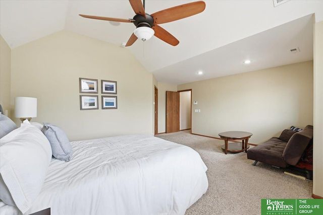 8564 S 101 Street, La Vista, NE 68128