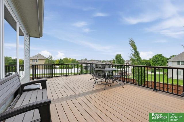 8564 S 101 Street, La Vista, NE 68128