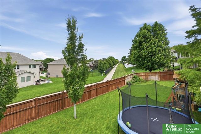 8564 S 101 Street, La Vista, NE 68128