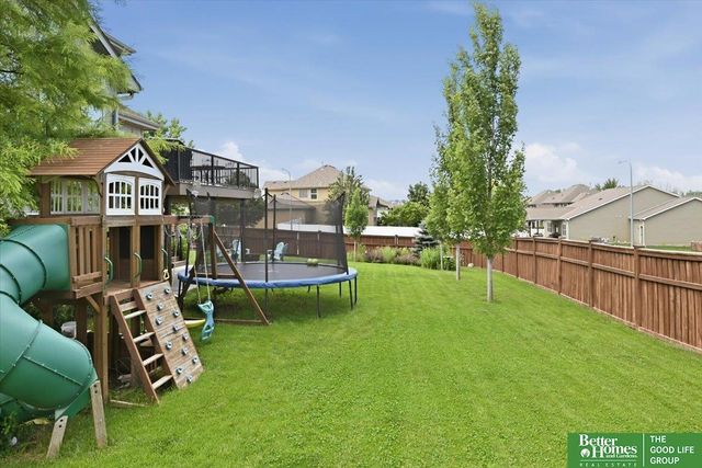 8564 S 101 Street, La Vista, NE 68128