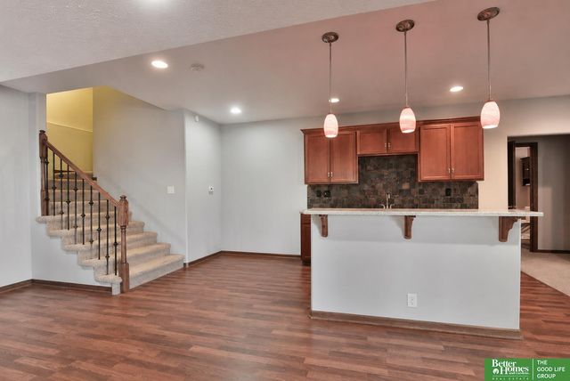 8564 S 101 Street, La Vista, NE 68128