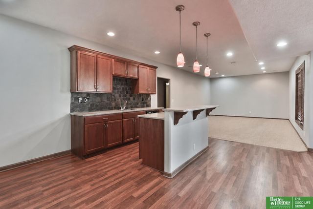8564 S 101 Street, La Vista, NE 68128