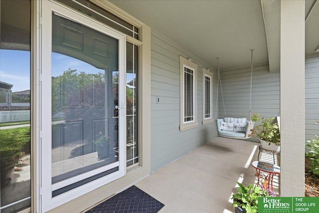 8564 S 101 Street, La Vista, NE 68128