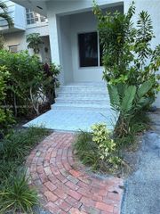 226 Sea View Drive 105, Key Biscayne, FL 33149