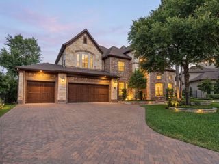 22 E Double Green Circle, The Woodlands, TX 77382