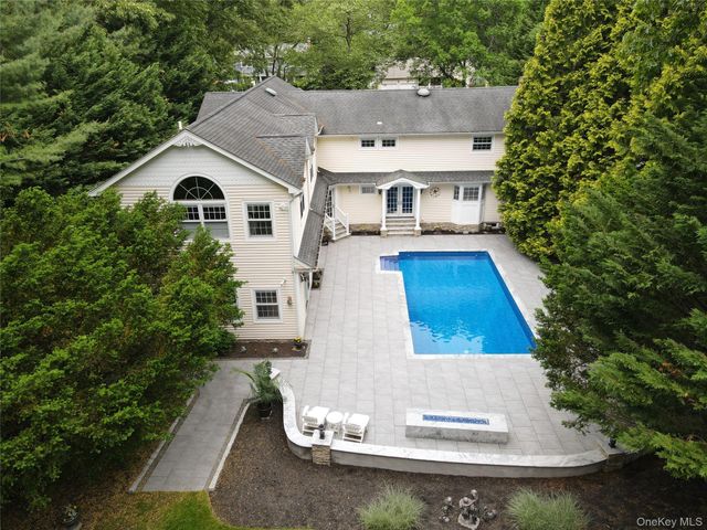 48 River Heights Drive, Smithtown, NY 11787