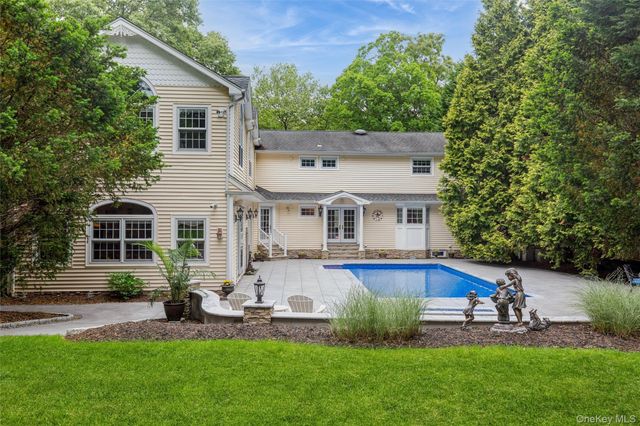 48 River Heights Drive, Smithtown, NY 11787