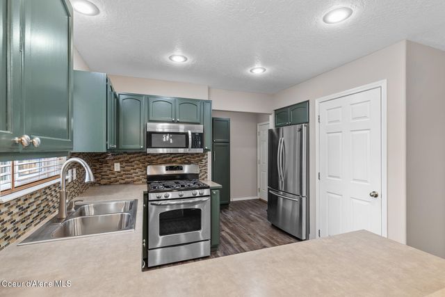 2411 N Mackenzie DR, Post Falls, ID 83854