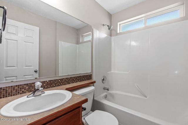 2411 N Mackenzie DR, Post Falls, ID 83854