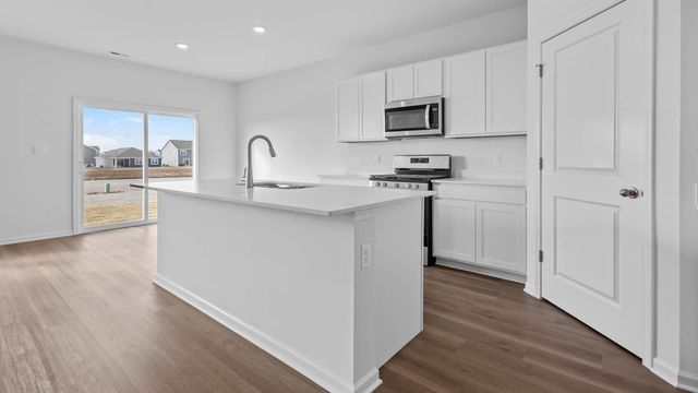 991 Sapphire Lane, Montgomery, IL 60538