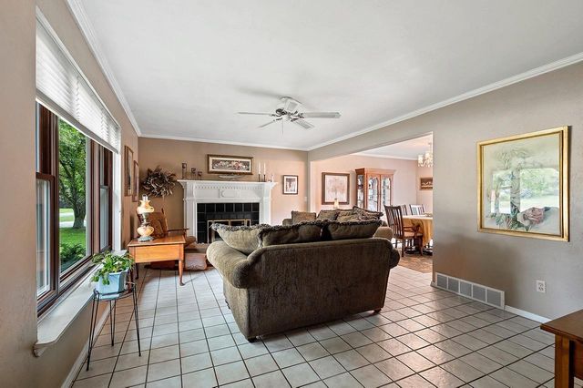 716 EAU CLAIRE PLACE, De Pere, WI 54115