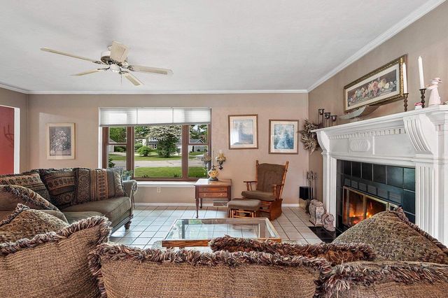 716 EAU CLAIRE PLACE, De Pere, WI 54115