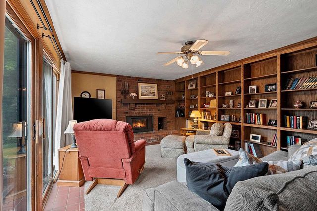 716 EAU CLAIRE PLACE, De Pere, WI 54115