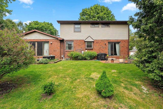 716 EAU CLAIRE PLACE, De Pere, WI 54115