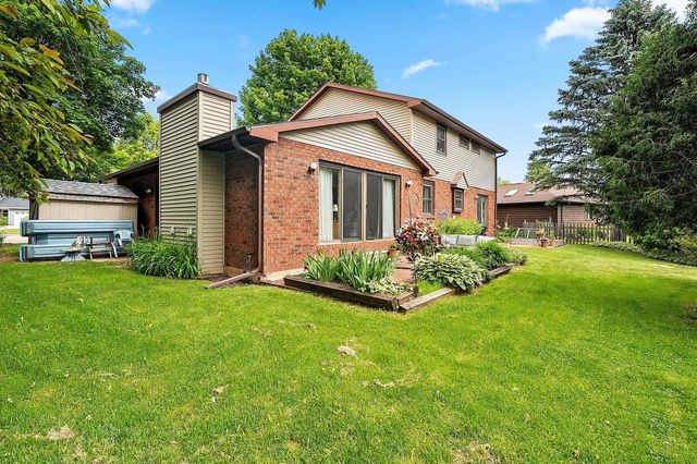 716 EAU CLAIRE PLACE, De Pere, WI 54115