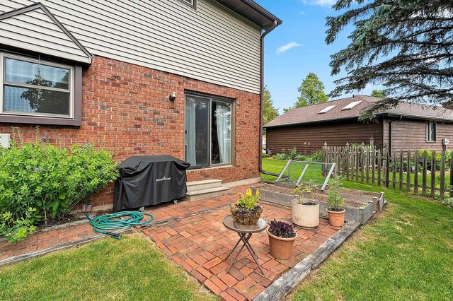 716 EAU CLAIRE PLACE, De Pere, WI 54115