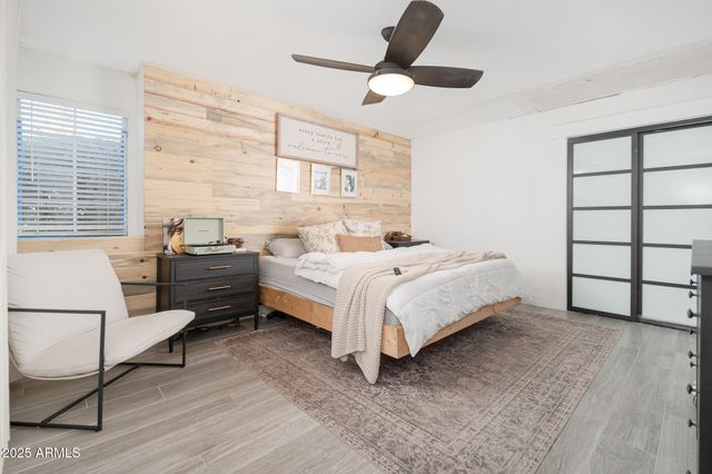 5607 W CHOLLA Street, Glendale, AZ 85304