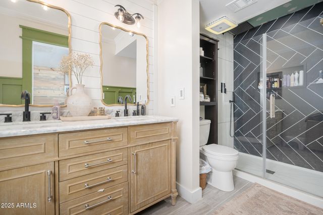 5607 W CHOLLA Street, Glendale, AZ 85304