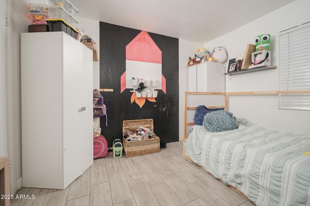 5607 W CHOLLA Street, Glendale, AZ 85304