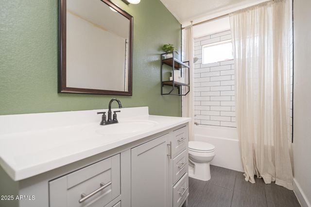 5607 W CHOLLA Street, Glendale, AZ 85304