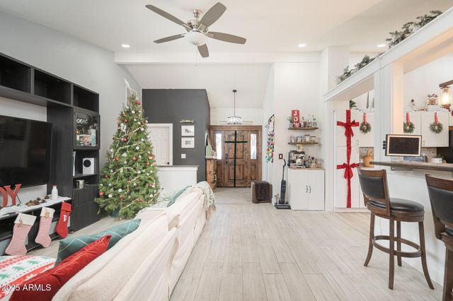 5607 W CHOLLA Street, Glendale, AZ 85304