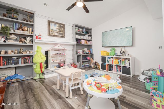 5607 W CHOLLA Street, Glendale, AZ 85304