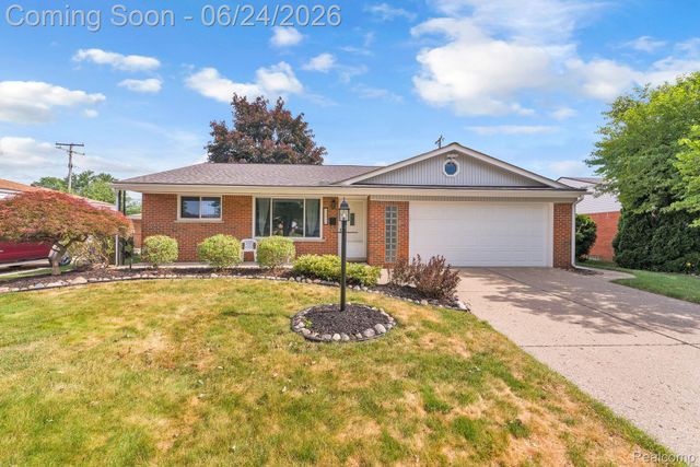 34316 Tomahawk Drive, Westland, MI 48185