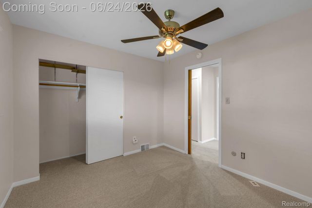 34316 Tomahawk Drive, Westland, MI 48185