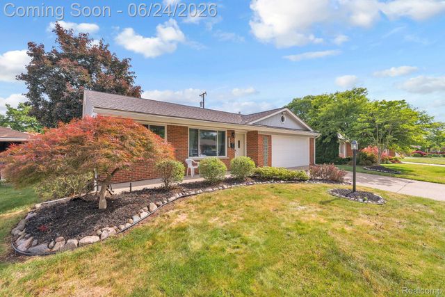 34316 Tomahawk Drive, Westland, MI 48185