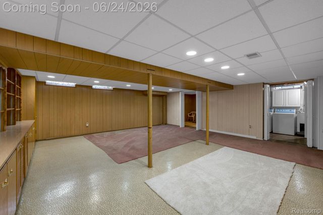 34316 Tomahawk Drive, Westland, MI 48185