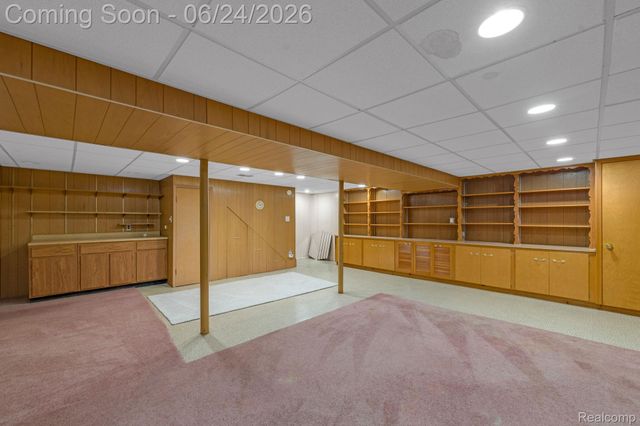 34316 Tomahawk Drive, Westland, MI 48185