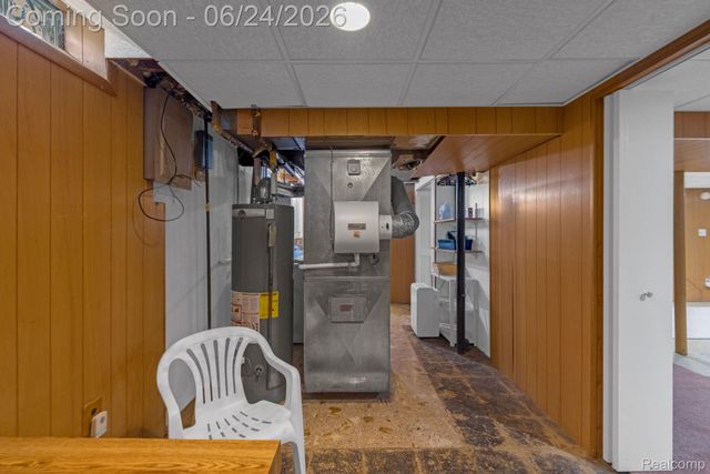 34316 Tomahawk Drive, Westland, MI 48185