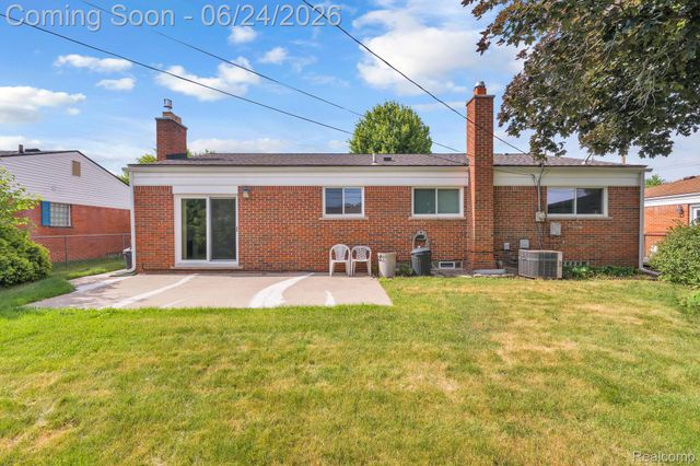 34316 Tomahawk Drive, Westland, MI 48185