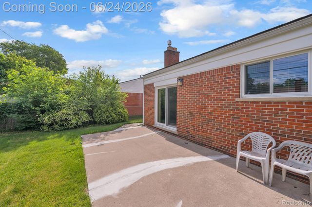 34316 Tomahawk Drive, Westland, MI 48185