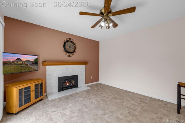34316 Tomahawk Drive, Westland, MI 48185
