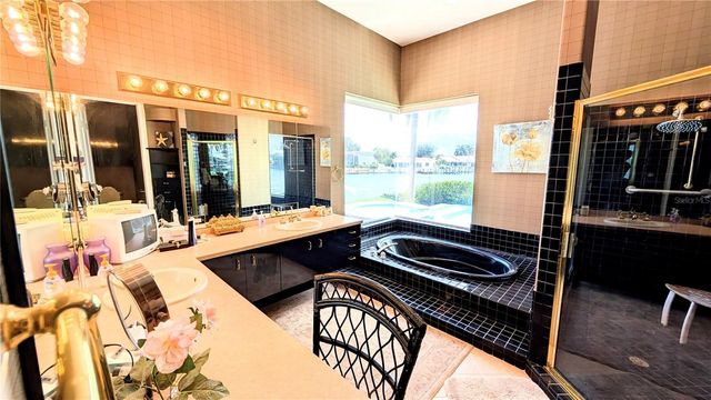 4709 DOLPHIN CAY LANE, St Petersburg, FL 33711