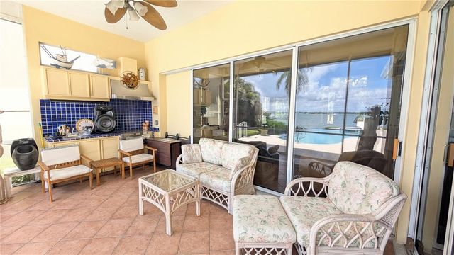 4709 DOLPHIN CAY LANE, St Petersburg, FL 33711