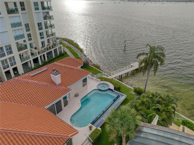 4709 DOLPHIN CAY LANE, St Petersburg, FL 33711