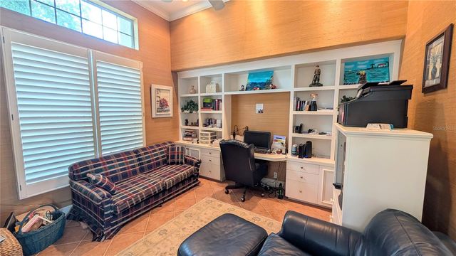 4709 DOLPHIN CAY LANE, St Petersburg, FL 33711