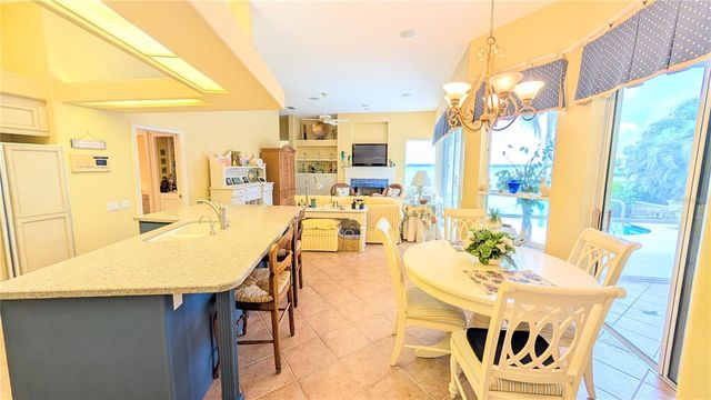4709 DOLPHIN CAY LANE, St Petersburg, FL 33711